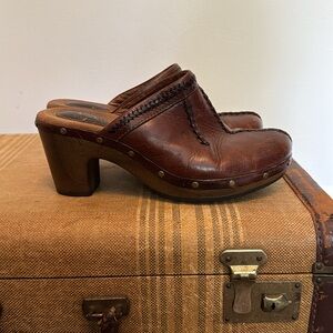Clarks Artisan Brown Leather Clog